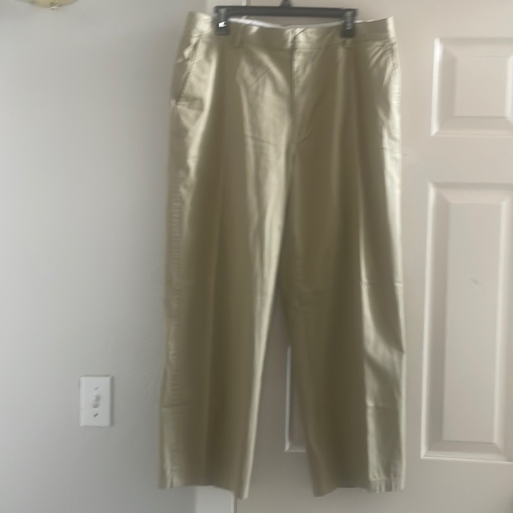 Men’s Zero Restriction Khaki pants size 36x32 EUC